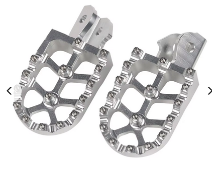 ALUMINIUM BILLET EXTRA WIDE FOOTPEGS, WITH STUDS