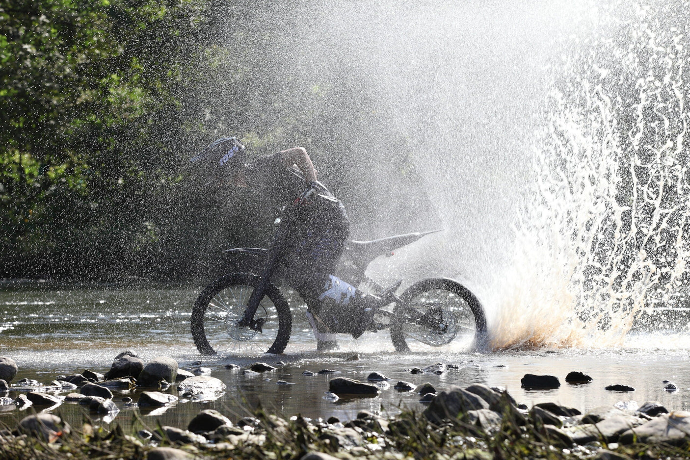 E Ride Pro S (17″): Compact Powerhouse for Versatile Off-Road Thrills