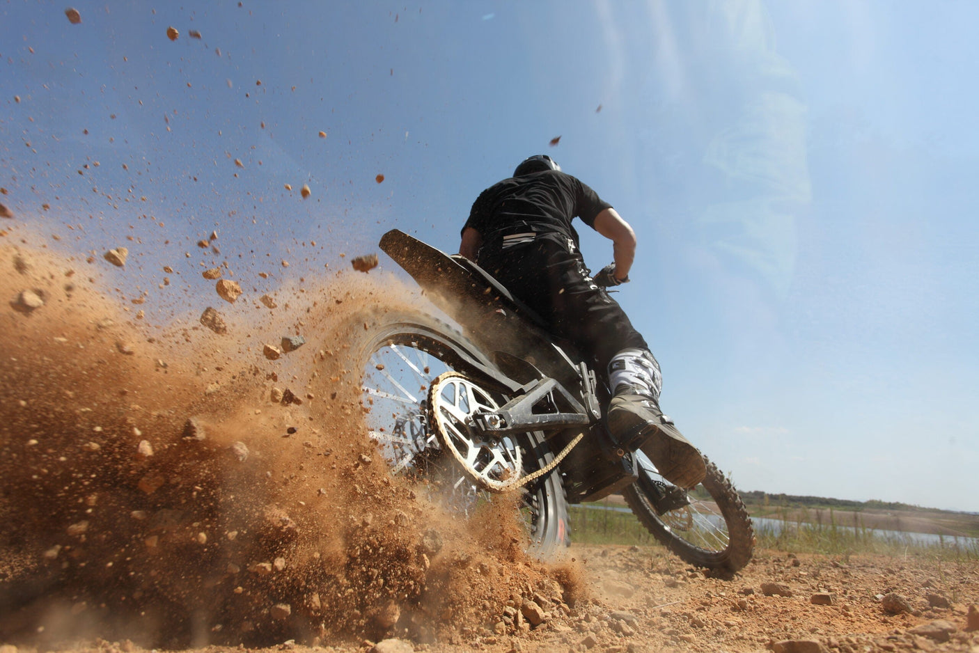 E Ride Pro S (17″): Compact Powerhouse for Versatile Off-Road Thrills