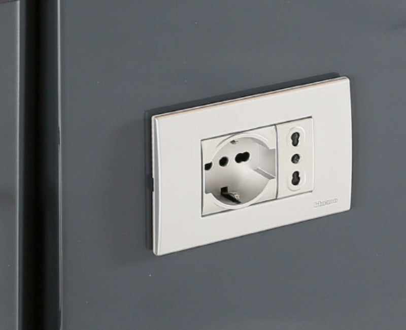 2m Workbench with Shockproof PVC Worktop, Built-In Sockets, Hose Reel, Adjustable Feet, 2050x700mm - BetaRSC55 C55PRO BO/2 - Image 3