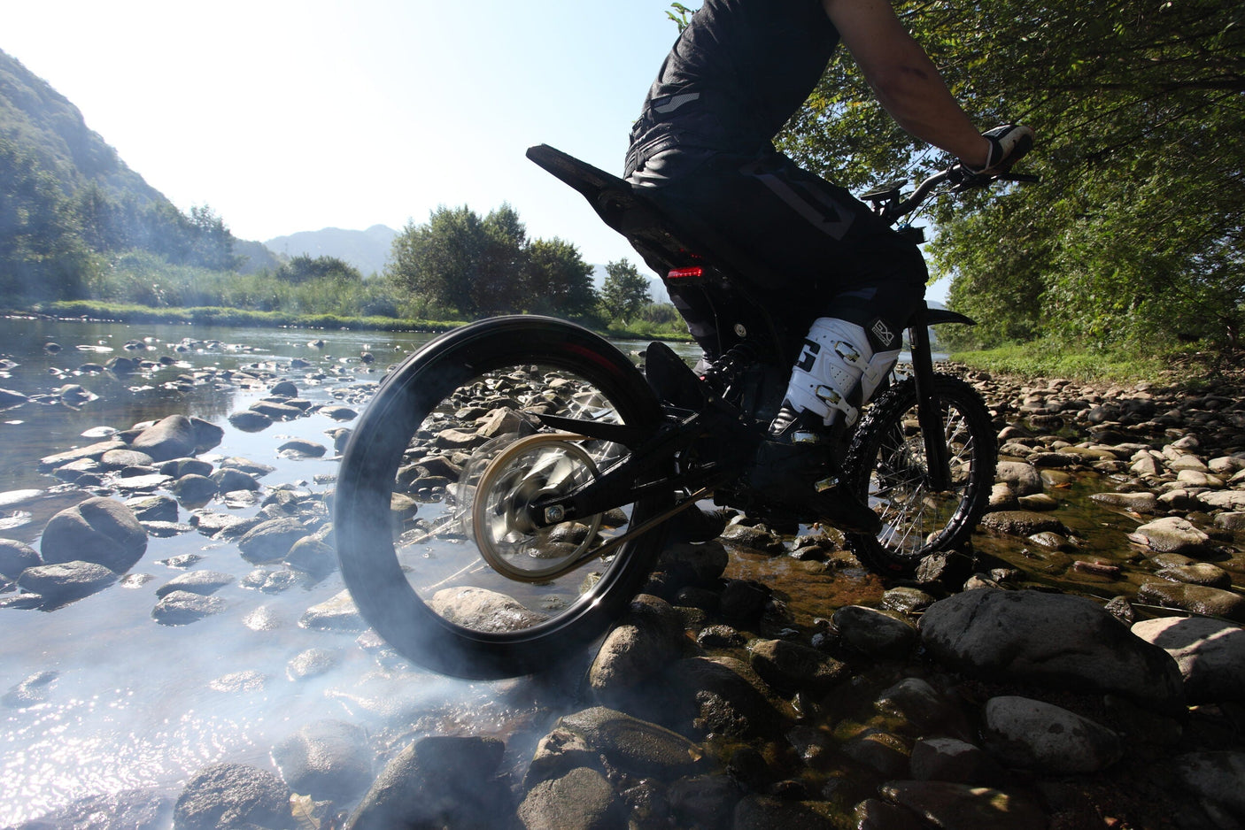 E Ride Pro S (17″): Compact Powerhouse for Versatile Off-Road Thrills
